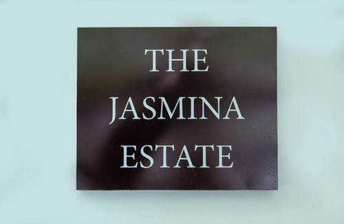 Central Seminyak Villa | 7-bedroom private estate in Seminyak, perfect for large groups and families. Accomodate up to 18 guests. Jasmina Estate includes daily breakfast, a private chef, airport transfers, complimentary massages, housekeeping, and a dedicated driver.