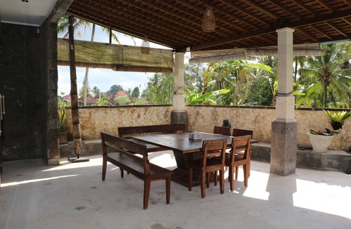 Kenderan Villa | A Calm and Beautiful 3 Bedrooms Villa in the Heart of Beautiful Rice Fields
