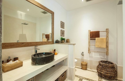 Drupadi Villa | Amazing 4 BR Villa in Central Seminyak, Modern, Immaculate, Great Location
