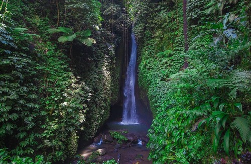 Mekarsari Villa | Amazing Night next to the Secret Leke Leke Waterfall !