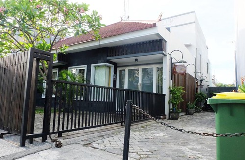 Surabaya Bed & Breakfast | Anjani Bed and Breakfast