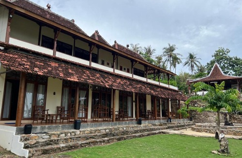 Karimunjava Hotel | Arys Lagoon Bungalow & Hotel