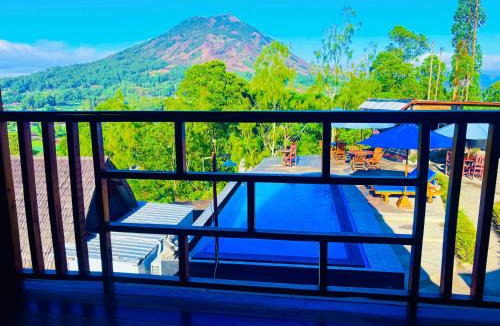 Songan House | Bali Cottages Lake View