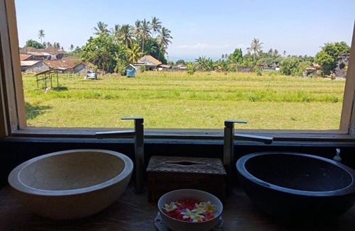 Bebandem House | Balinese Guesthouse! 1BR Double Room in Karangasem