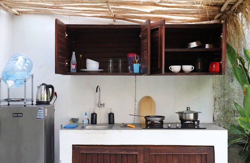 Tumbak Bayuh Villa | Banana VILLA w/private POOL garden and parking near Canggu