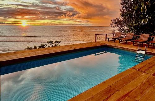 Sinabang Hotel | BatuRundung Surf Resort