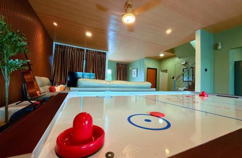 Batam Villa | BBQ,Canoe,KTV, Up to 15 Pax, Entire Villa
