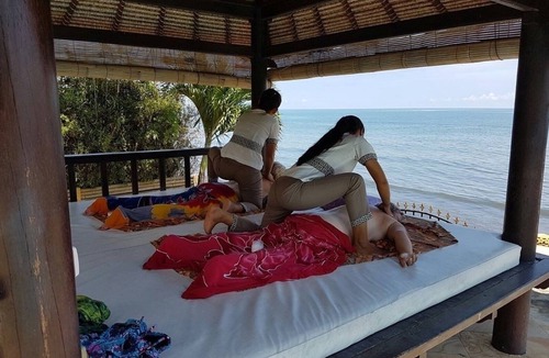 Lokapaksa Villa | Beachvilla, great cooking incl. Housekeeper(s) private pool large garden.
