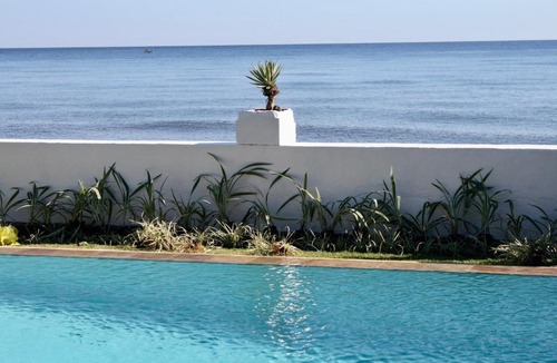Dencarik Villa | Beachfront Villa Jasmine Lovina