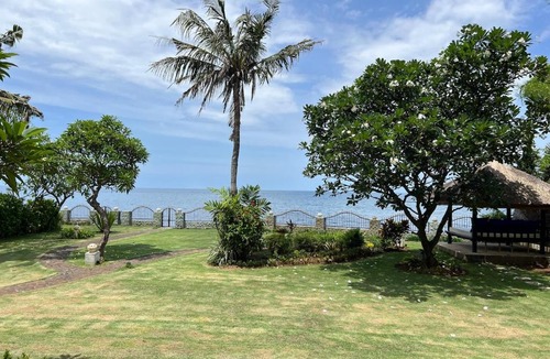Lokapaksa Villa | Beachfront Villa Nirwana with Private Jacuzzi