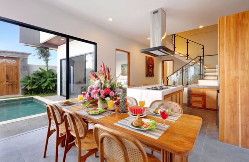 Kesiman Villa | Beachside Luxury 3BR A Tropis Style