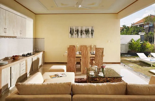 Petitenget Villa | Best location 3bdr Seminyak - 3 min from Beach clubs!