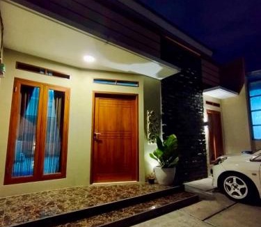 Tasikmalaya House | Blezz Villa Nirwana Tasik