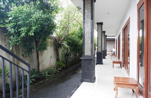Batu Bolong House | Bougainvillea