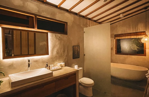 Tumbak Bayuh Villa | BRAND NEW Quiet Villa at Seseh 3 minutes to the Beach,surrounded by Rice Paddies