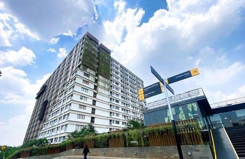 Duren Sawit Apartment | Bright And Warm Studio Room At Apartment Lrt City Jatibening