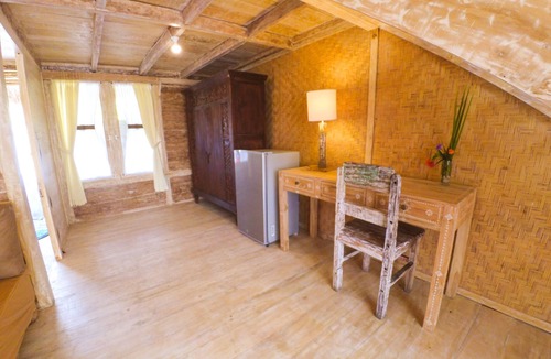 Temukus House | Budget Exotic wooden cabin in lovina.2