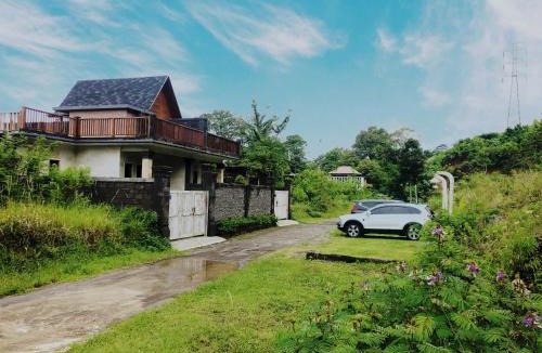 Bedugul Villa | BUYAN LODGE lake view villa