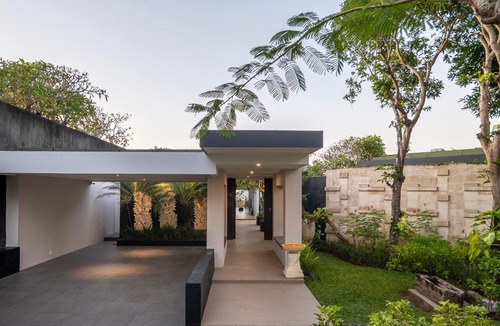 Jimbaran Villa | By The Cliff Bali Villa
