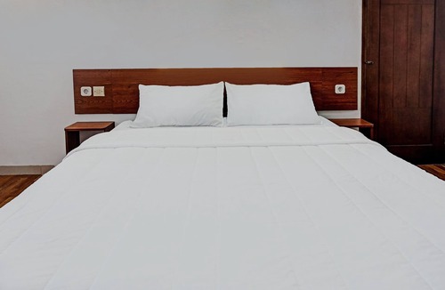 Poncokusumo Hotel | Capital O 92228 Cozy Bromo Homestay
