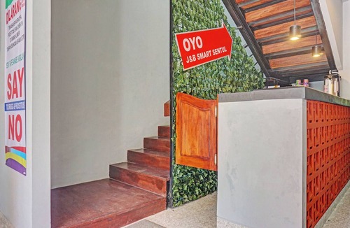 Citaringgul Hotel | Capital O J&b Sentul - 4 hours stay