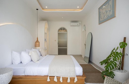 Berawa Apartment | Casa Bella II - Pool Villa near Finns & Atlas