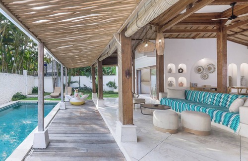 Batu Bolong Villa | Central Canggu Walk to Nelayan Beach - 3BR Villa