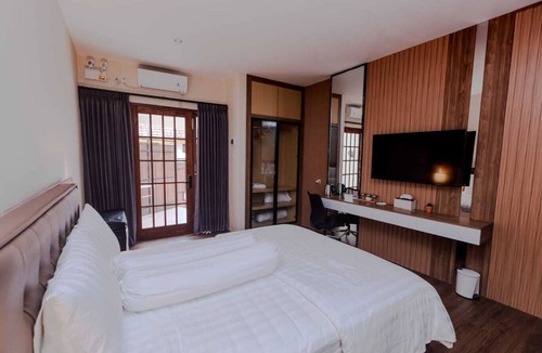 Yogyakarta House | Charming 1-bedroom house in fabulous Jogja with WiFi, AC, Smart TV, Hot Shower