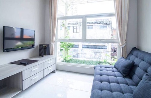 Pemecutan Kelod Apartment | Charming studio in Central Point D