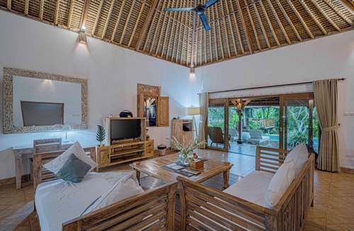 Kedewatan Villa | Charming Tropical Villa for Couple and Honeymooner