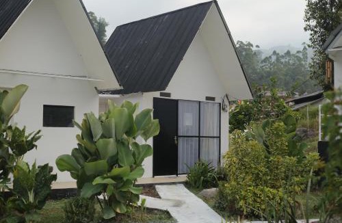 Bandung Villa | Ciwidey Hills & Wetland Family 1