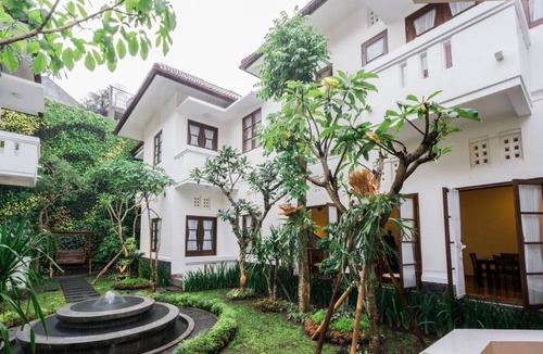 Yogyakarta House | Colonian Design blended Well with Javanese Trait at Clemmie Huis Yogyakarta