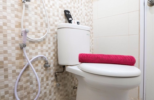 Jatinegara Hotel | Contemporary 2Br at Bassura City Apartment