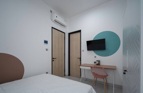 Mampang Prapatan Hotel | Cove River Haus