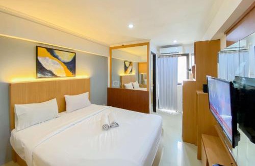 Kebagusan Apartment | Cozy Living Studio at Kebagusan City Apartment By Travelio