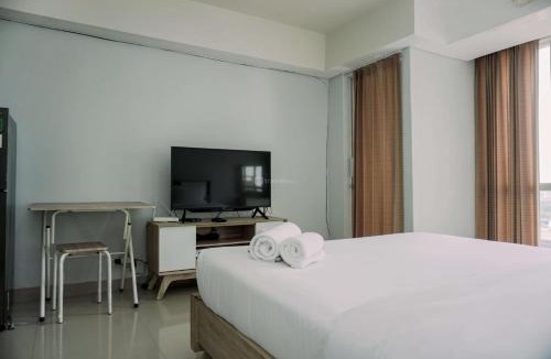 Cawang Apartment | Cozy Living Studio Room Apartment at H Residence By Travelio