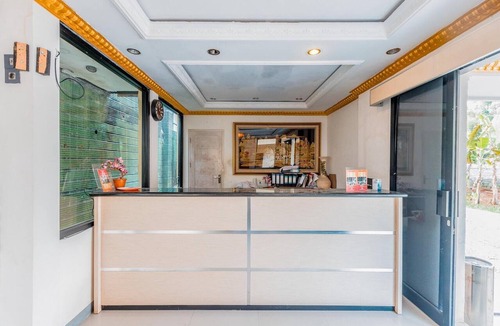 Megamendung House | Cozy Twin Escape with Free WiFi and Parking