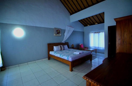 Babakan Villa | CozyVilla Near Batubolong Beach