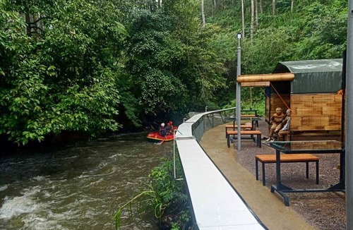 Pangalengan Cabin | Cozzy Haruman riverside camp