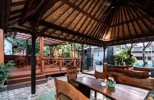 Jungut Batu House | D&B Bungalow Standart Room by WizZeLa