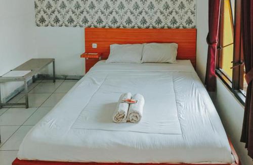 Sidoarjo Hotel | De Luck Homestay near Alun Alun Sidoarjo