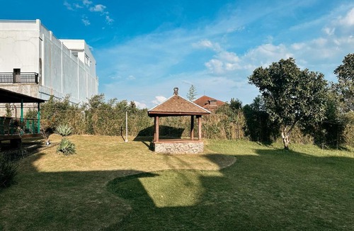 Parongpong Villa | De Villa Istana Bunga Lembang by YourHome