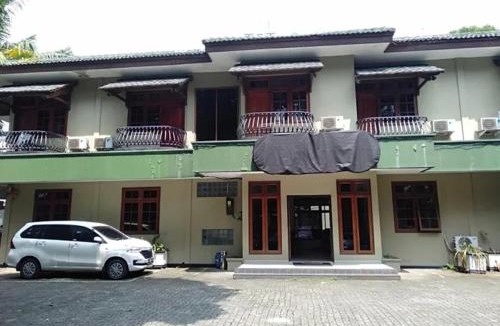 Kuningan House | Dekuningan Executive