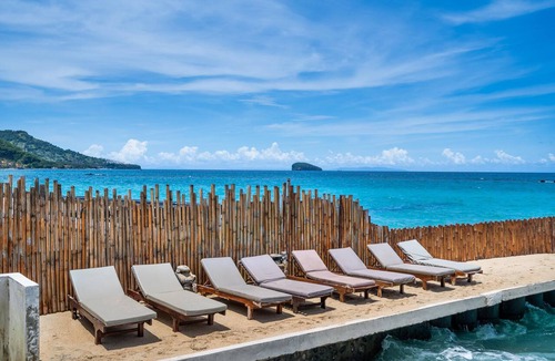 Candi Dasa Apartment | Deluxe Double Room with Balcony and Ocean View | The Village of Angels Resort
