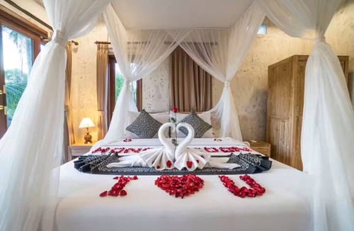 Sayan Hotel | Deluxe Room in Ubud Center Adi Bisma