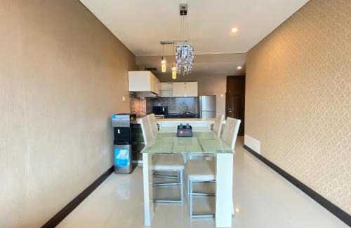 Braga Apartment | Deluxe & Well Appointed 2BR at El Royale Apartment By Travelio