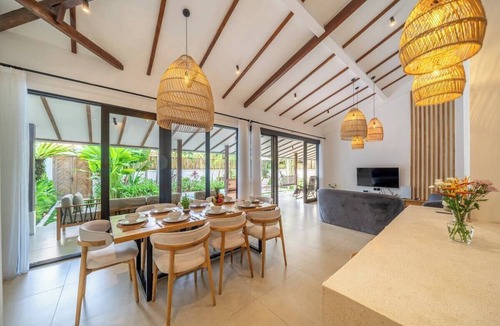 Penestanan House | Designer 3BR Villa w Garden Bath & Pool Ubud