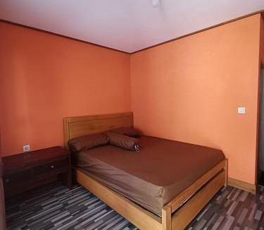 Bayan House | Dev Guesthouse and Restaurant
