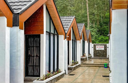 Hargomulyo Hotel | Diyanis Glamping Sekipan Tawangmangu Mitra RedDoorz