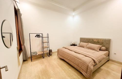 Jakarta House | Durti Indah Homestay
